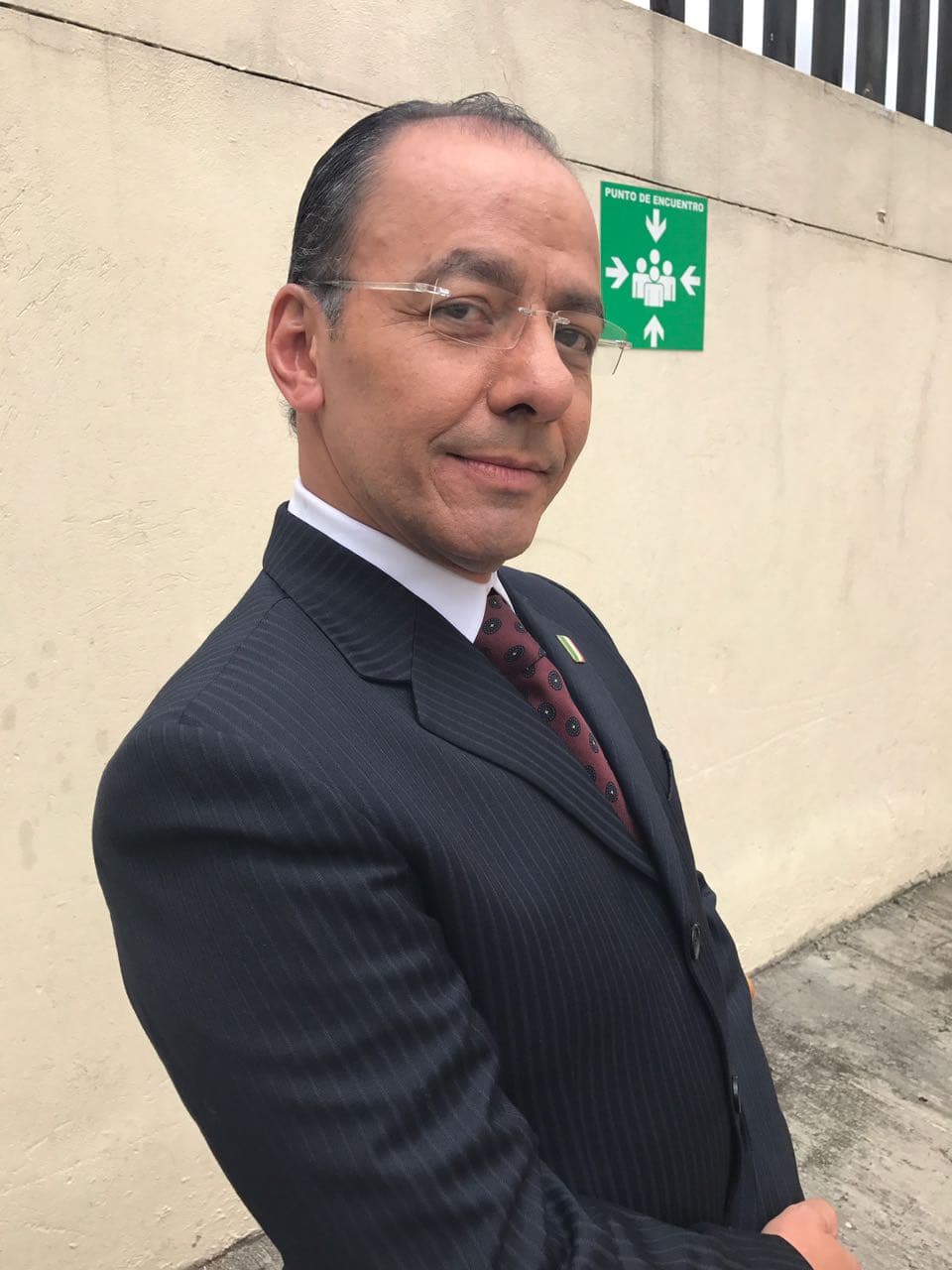 "Yo iba con los jefes de reparto y con los productores a decirles, ‘dame un personaje de serio de villano o algo’, pero no me lo daban porque me decían, ‘es que tú eres chistoso tu eres comediante’”, dijo el actor en 'El Chapo Ilimitado'.
<br>