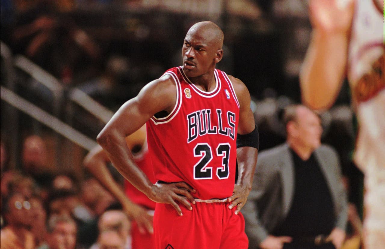 <b>Michael Jordan</b>
<br>Después del divorcio de Tyson, la estrella del baloncesto empezó a salir con Robin, sin embargo, se presume que ella y Michael salieron antes de que ella se casara con el boxeador.