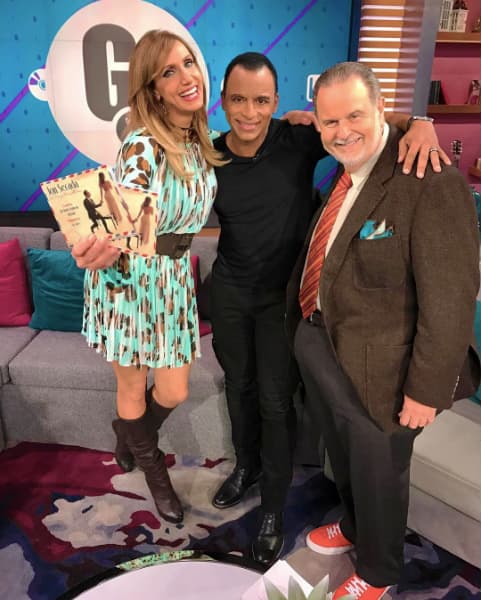 Con su inseparable Raúl de Molina y Jon Secada que promovía su nuevo disco.