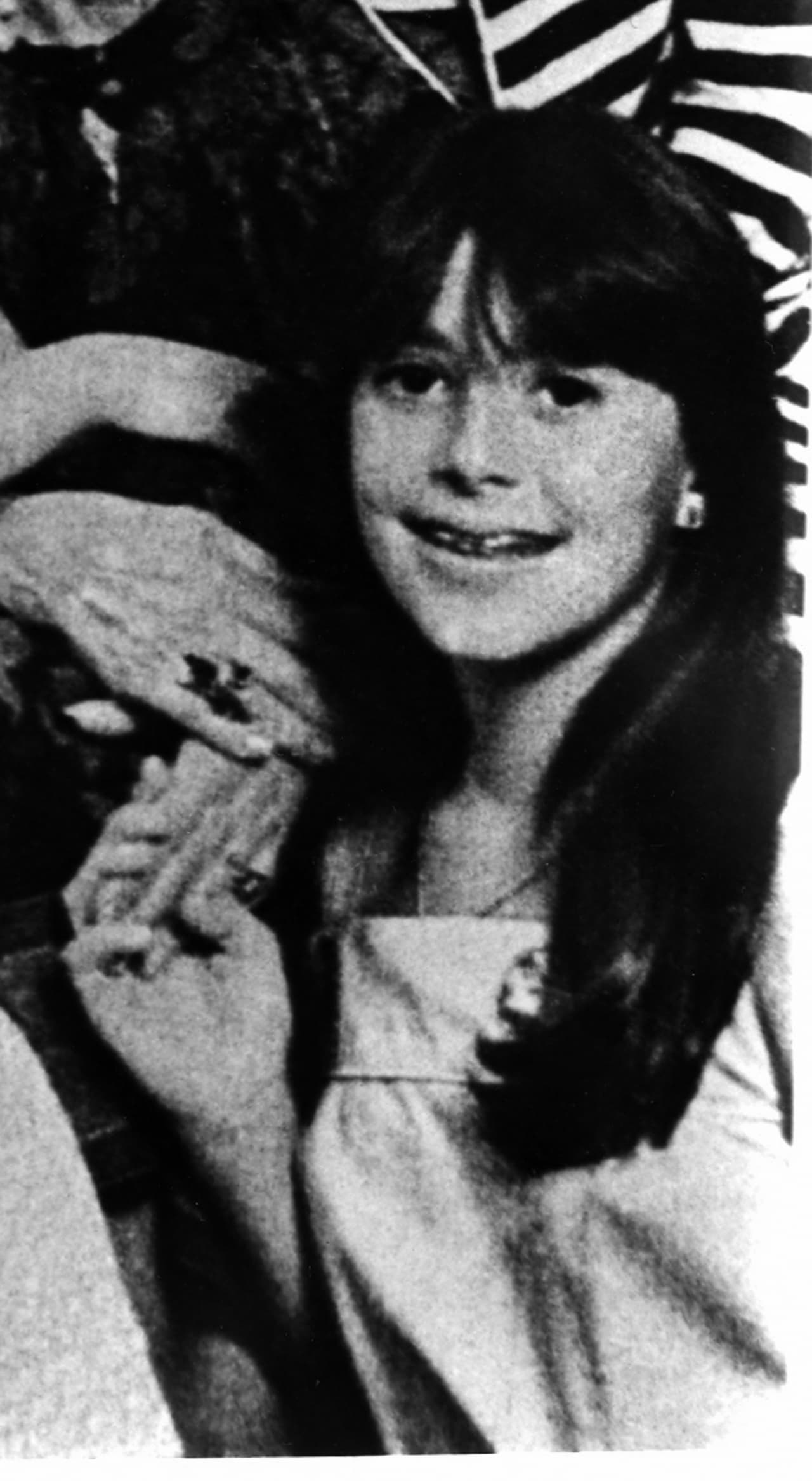 Garibaldi, Flans y Fresas con crema, fueron algunos de los grupos a los que intentó pertenecer, pero doña Silvia Pinal, su mamá. no la dejaba dedicarse de lleno a la música, hasta que terminara la preparatoria.