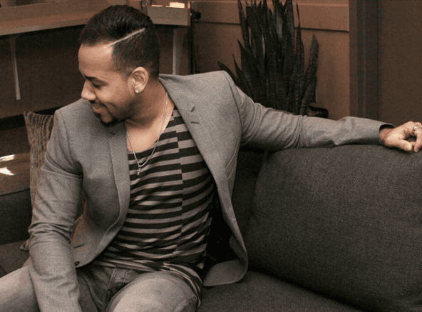 Ni lo dudes, de pies a cabeza, este chico está que arde.