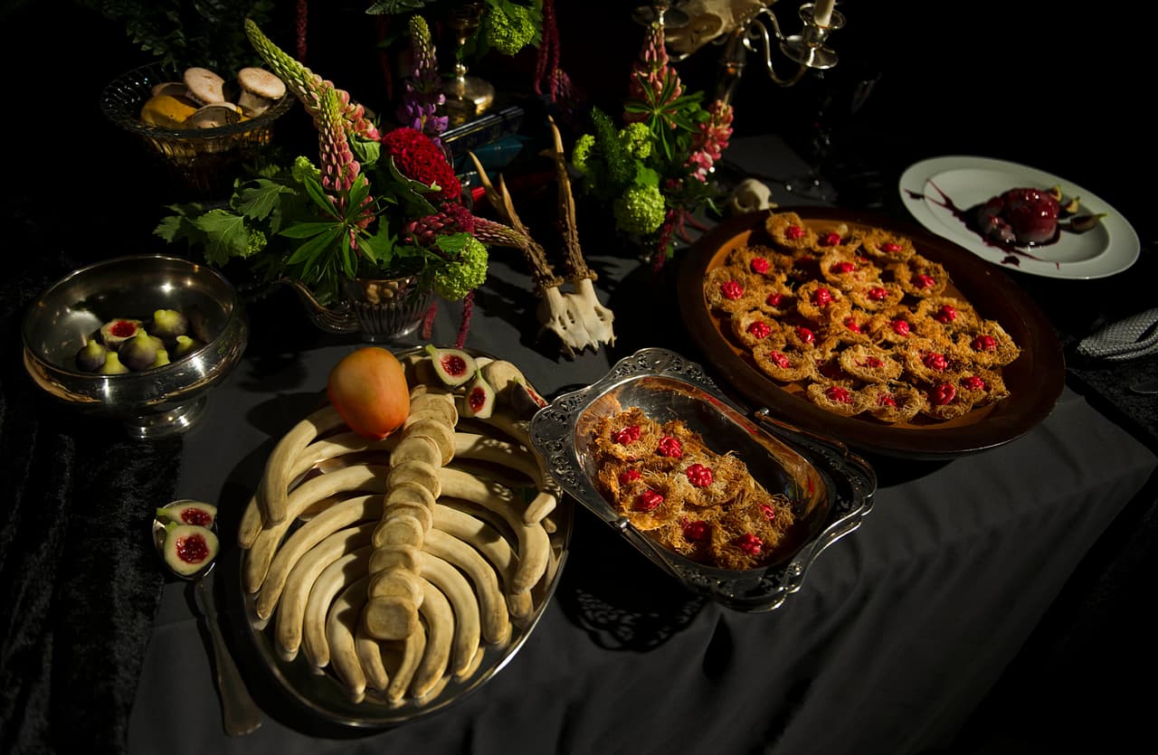 Los locales en donde se sirven banquetes, no pueden abrir tampoco desde este miércoles.