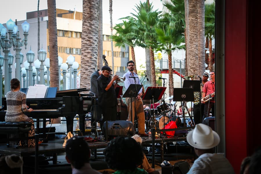 Iniciando el viernes con mucho Jazz y los sonidos brillantes del trompetista Bobby Bradford y Tête-á-Tête a las 6 de la tarde, sábado de Samba con Kátia Moraes y la Samba Society empezando a las 5 de la tarde y para finalizar el domingo FluteSonic Orchesta a las 6 de la tarde. Los tres conciertos son gratis para el publico, el Museo LACMA esta localizado en el 5905 Wilshire Boulevard en los Ángeles, CA 90036, para más información visite Lacma.org