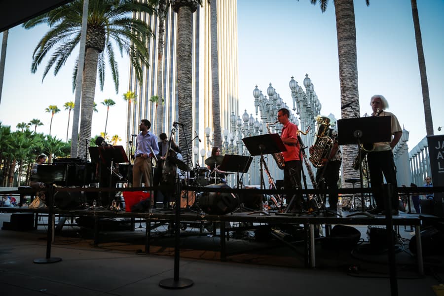 Iniciando el viernes con mucho Jazz y los sonidos brillantes del trompetista Bobby Bradford y Tête-á-Tête a las 6 de la tarde, sábado de Samba con Kátia Moraes y la Samba Society empezando a las 5 de la tarde y para finalizar el domingo FluteSonic Orchesta a las 6 de la tarde. Los tres conciertos son gratis para el publico, el Museo LACMA esta localizado en el 5905 Wilshire Boulevard en los Ángeles, CA 90036, para más información visite Lacma.org
