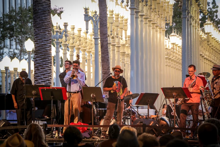 Iniciando el viernes con mucho Jazz y los sonidos brillantes del trompetista Bobby Bradford y Tête-á-Tête a las 6 de la tarde, sábado de Samba con Kátia Moraes y la Samba Society empezando a las 5 de la tarde y para finalizar el domingo FluteSocinc Orchesta a las 6 de la tarde. Los tres conciertos son gratis para el publico, el Museo LACMA esta localizado en el 5905 Wilshire Boulevard en los Ángeles, CA 90036, para más información visite Lacma.org