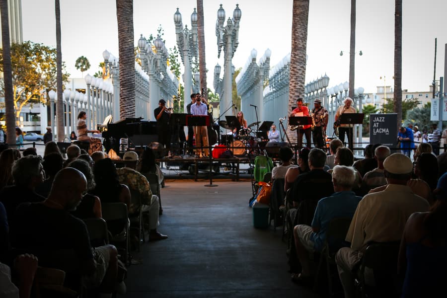 Iniciando el viernes con mucho Jazz y los sonidos brillantes del trompetista Bobby Bradford y Tête-á-Tête a las 6 de la tarde, sábado de Samba con Kátia Moraes y la Samba Society empezando a las 5 de la tarde y para finalizar el domingo FluteSonic Orchesta a las 6 de la tarde. Los tres conciertos son gratis para el publico, el Museo LACMA esta localizado en el 5905 Wilshire Boulevard en los Ángeles, CA 90036, para más información visite Lacma.org