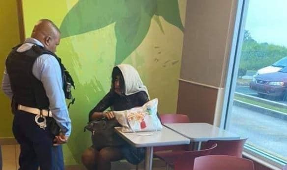 Autoridades buscan a sospechosos del asesinato de Alexa