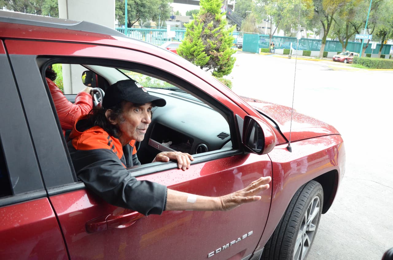 Para el año 1987, regresó a la televisión nacional mexicana en el canal 5 de Televisa, con el show 'Una sonrisa con Cepillín', que estuvo un año al aire. 
<br>