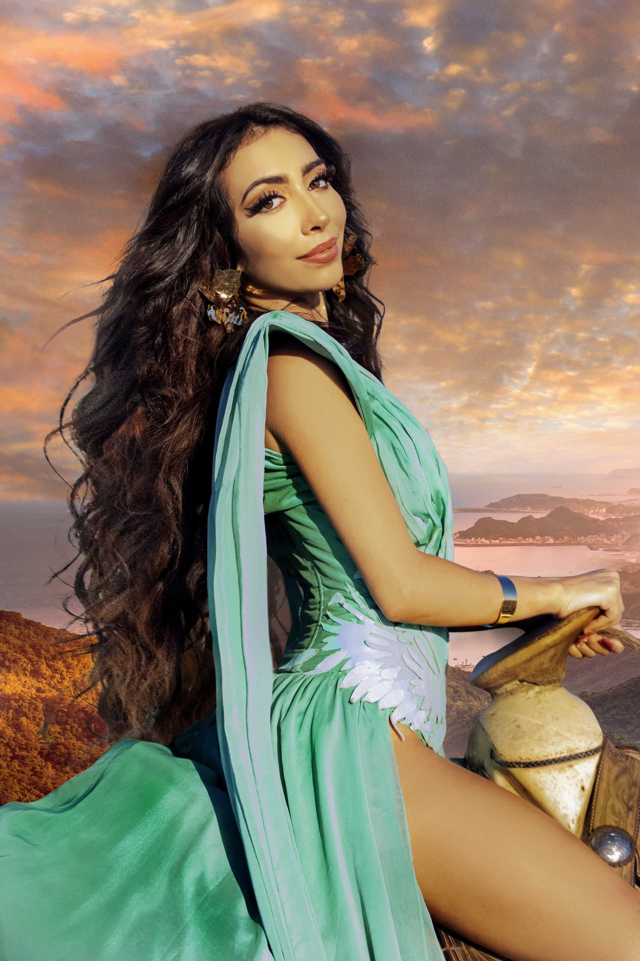 <h2 class="cms-H2-H2">Alisun (Alison Solís) </h2>
<br>La joven cantantes es hija de Marco Antonio Solís y este año celebró el lanzamiento de su tema 'Hypothermia'.
<br>