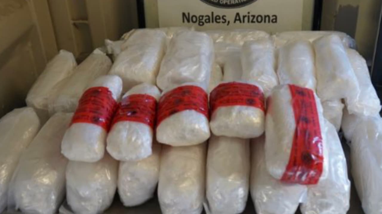 Los oficiales tuvieron una semana ocupada en los puertos fronterizos de Nogales.