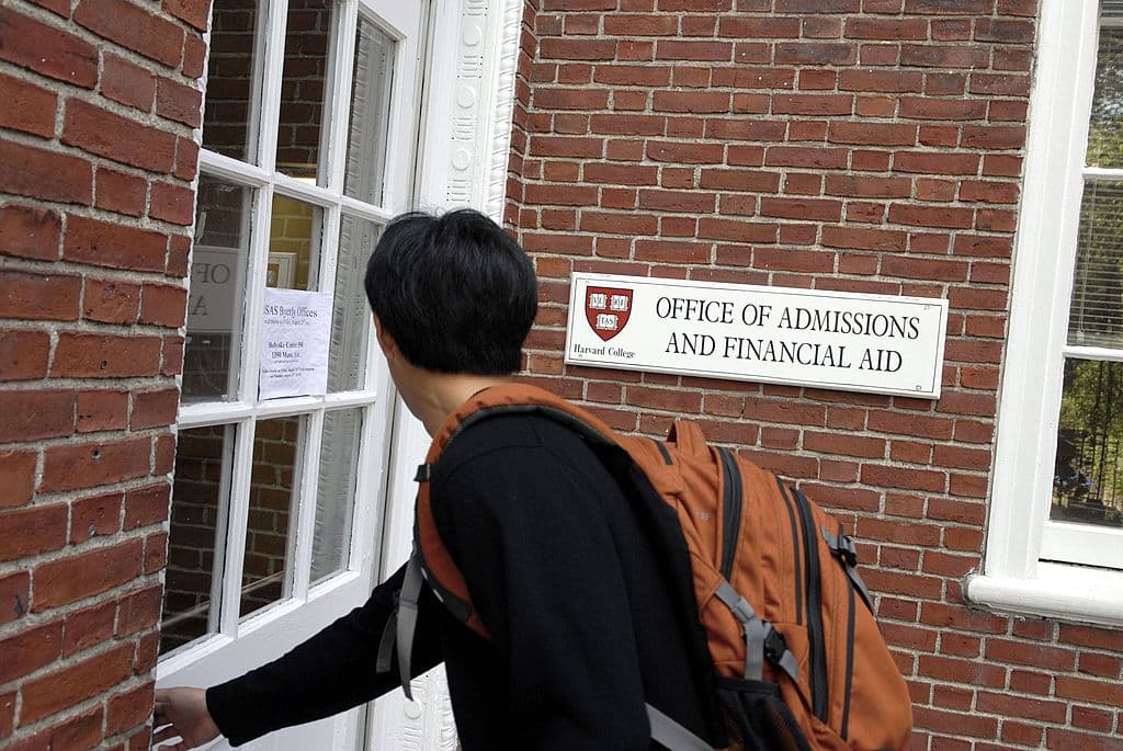 Una jueza deja en firme la acción afirmativa que beneficia a minorías en demanda contra Harvard