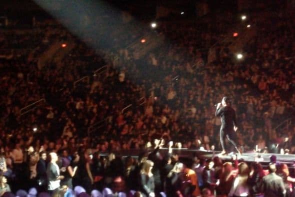 Con el US Airways completamente repleto, Pitbull y Enrique Iglesias hicieron retumbar el centro de Phoenix con un tremendo fiestón que duró más de 3 horas. En el concierto, estaban presentes celebridades como Jessica Cediel del Gordo y La Flaca y William Valdes de Despierta America, entre otros. Durante el show, los fans enloquecieron y corearon los éxitos de ambos artistas. Enrique Iglesias, hasta saltó del escenario para interactuar con su público y tomarse selfies con ellos.