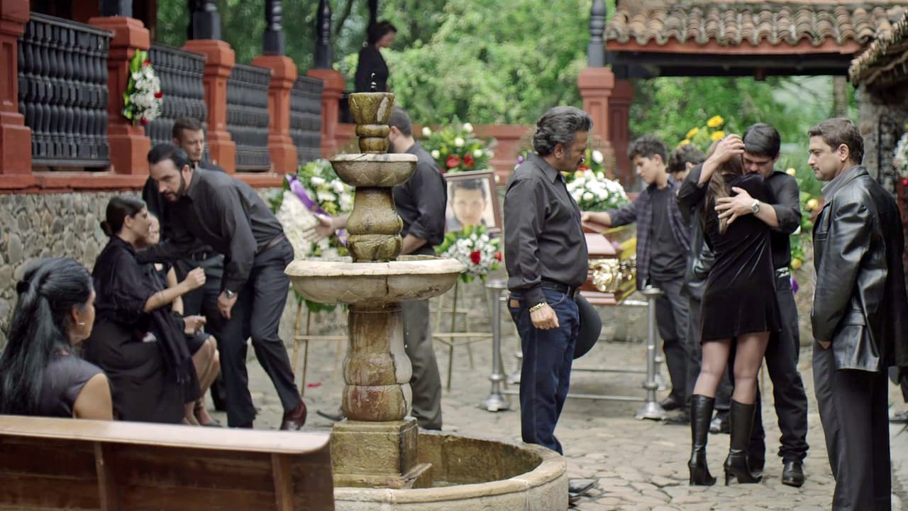 Graciela, mother of ‘El Moreno’, ‘El Chapo’s youngest son, also offered him a big hug.