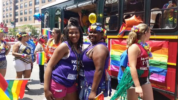 Cientos salieron a las calles de Chicago para celebrar el Orgullo Gay.