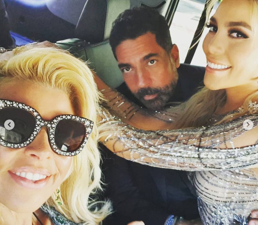 "Mi papá quería, obviamente cuidarme, pero mi mamá se puso las pilas y antes de que él hiciera algún movimiento, me registraron bajo esos apellidos (Guzmán Pinal) y básicamente 
<b><a href="https://www.youtube.com/watch?time_continue=920&v=EKwtEyGM9Gk&feature=emb_title" target="_blank">me quitaron mi verdadera identidad</a></b>". 
<br>