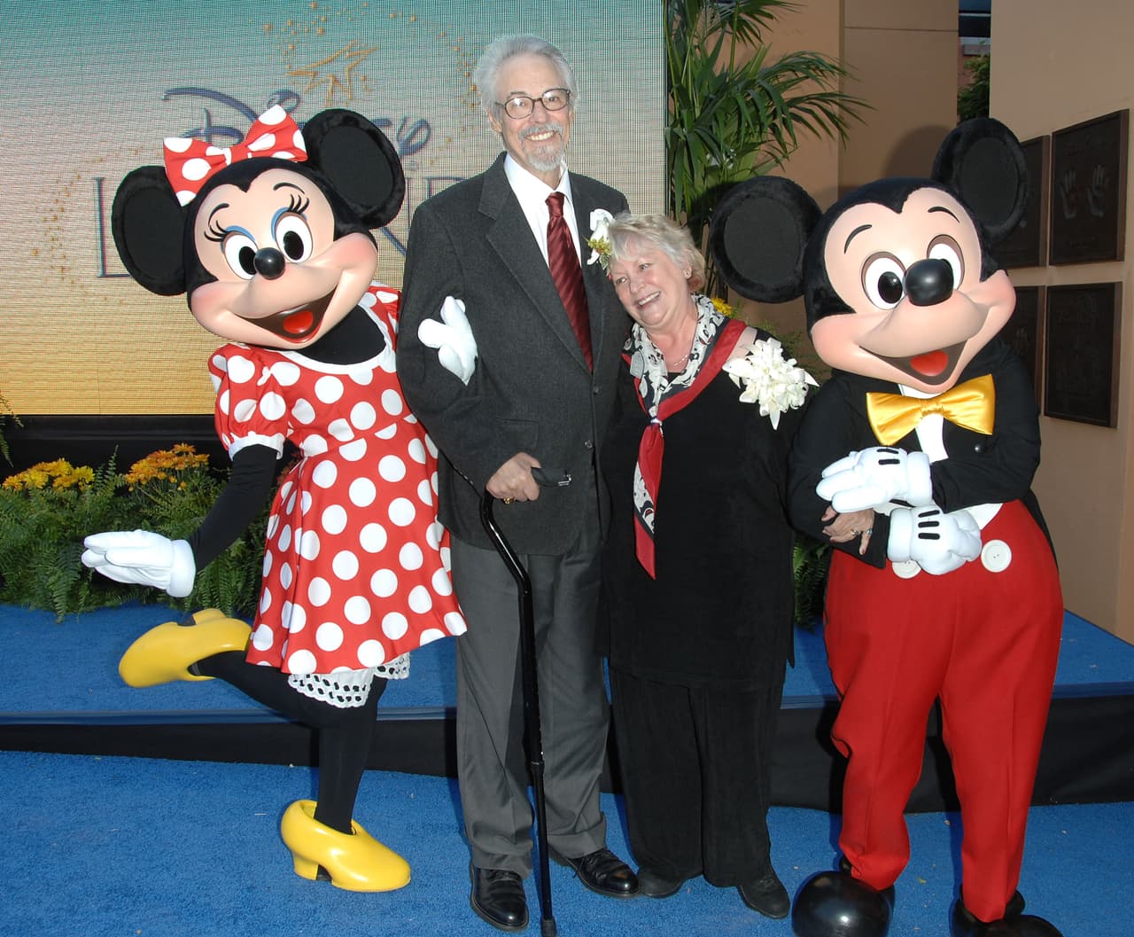 A partir de 1977 hasta el 2009 la voz de Mickey Mouse fue realizada por Wayne Allwine, siendo con ese tono con el que crecieron varias generaciones y con el que muchos relacionamos al personaje estrella de Disney..