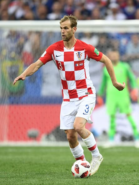 Ivan Strinic, de 31 años de edad, fue diagnosticado con hipertrofia del músculo cardiaco y pospondrá su debut con el Milan.