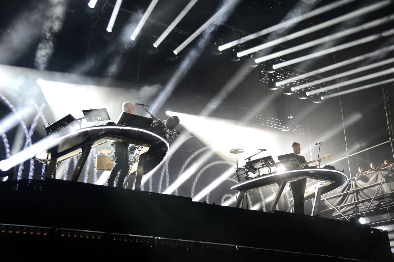 Ambiente del tercer día de conciertos de Lollapalooza 2016. Mira fotos de las actuaciones de Red Hot Chili Peppers y muchas estrellas más. Además del ambiente en el Grant Park.