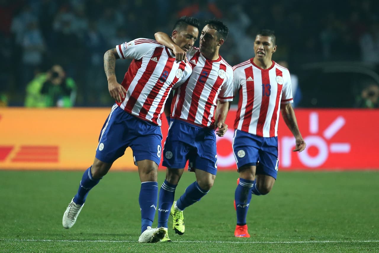 Paraguay expone su invicto ante Perú que va por su primer triunfo