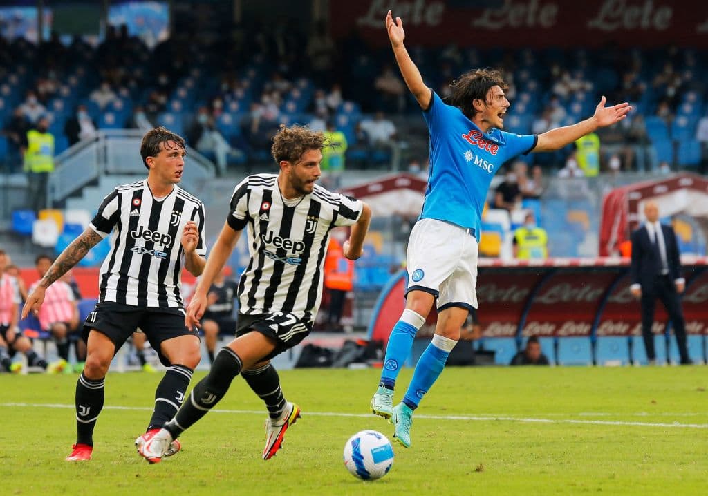 La Juve controló el partido hasta que los errores de Scezny y Mise Kean, el partido se volteó y el Napoli venció 2-1.