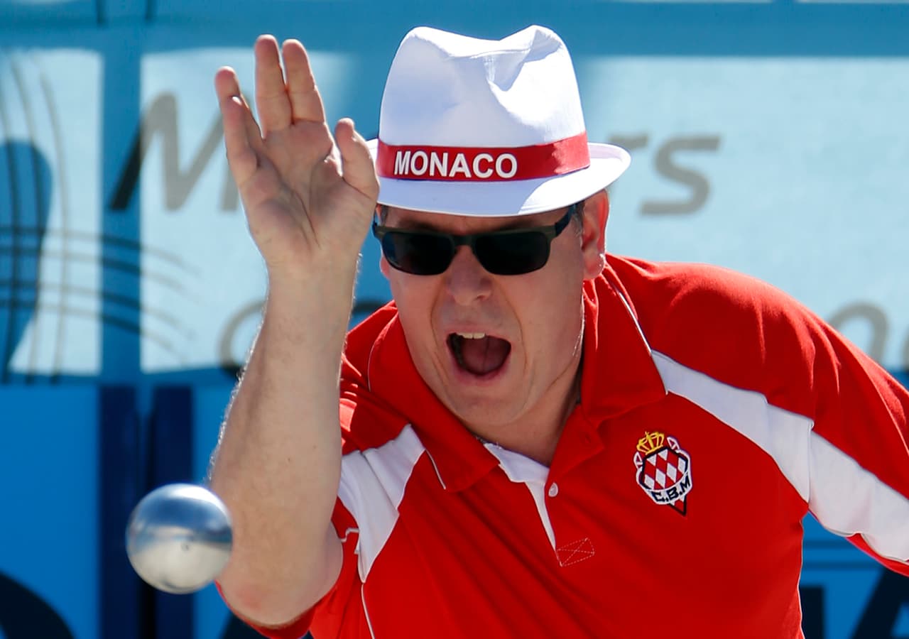 "Este es un mundo difícil y confío en que (el príncipe Harry) tenga buen juicio y sabiduría para tomar las decisiones correctas", concluyó.