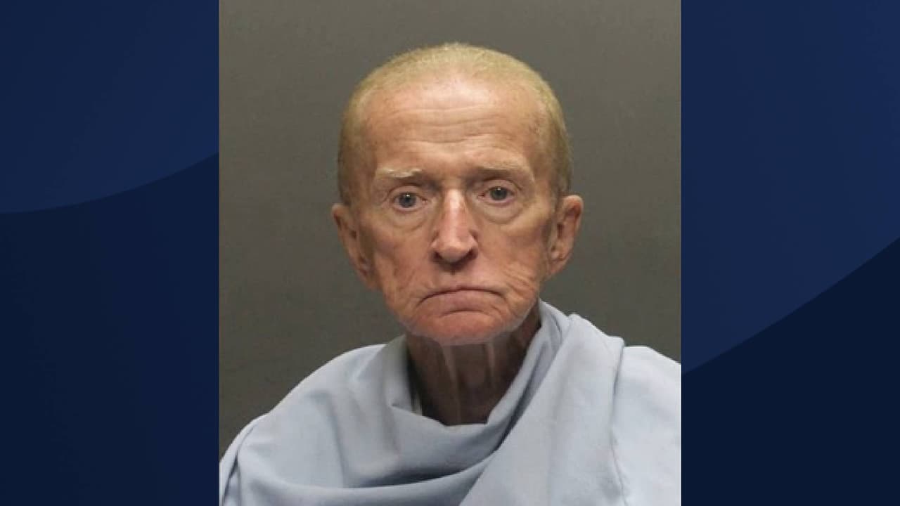 Condenan a 21 años de prisión a hombre de 84 años acusado de robar un banco en Tucson
