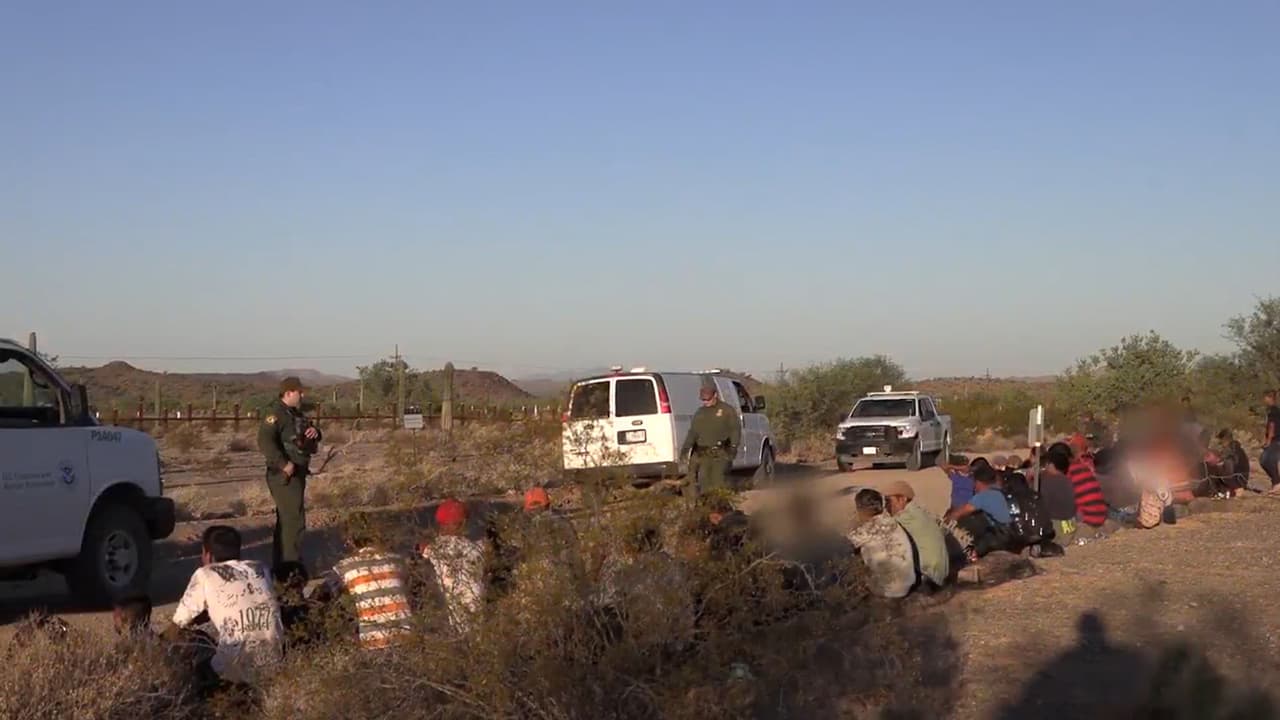 El fin de la separación de familias en la frontera disparó la llegada de grupos en Arizona