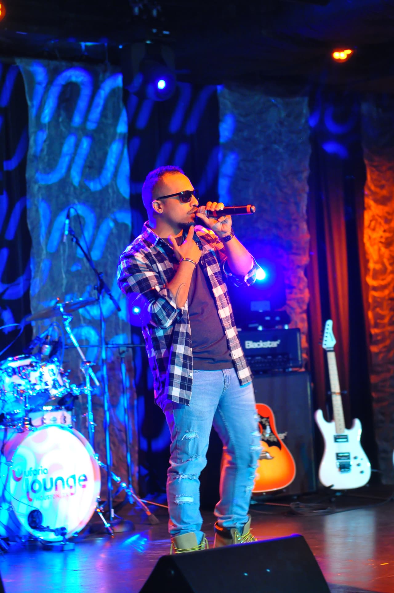 Escuchamos corridos, norteñas, reggaeton y chiripop en el segundo día.