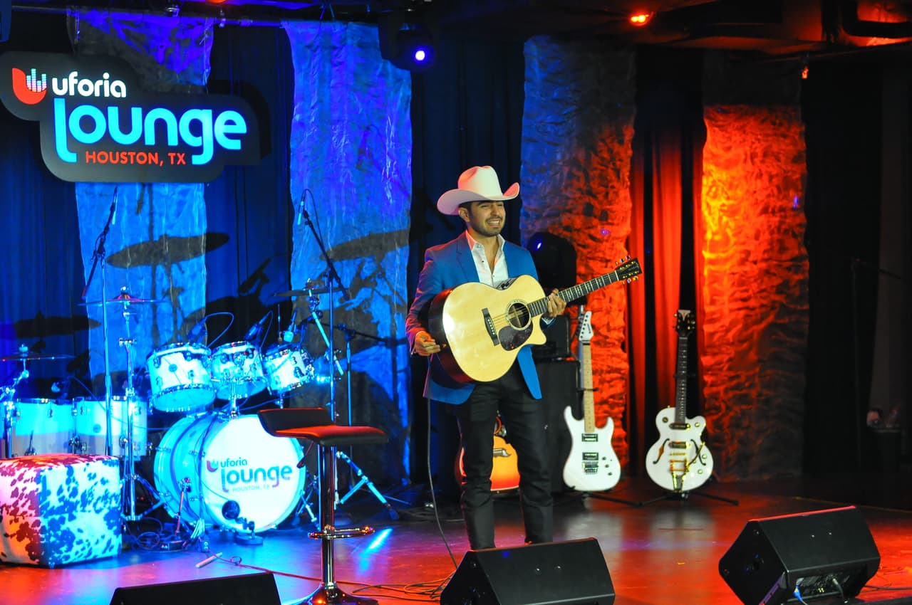 Escuchamos corridos, norteñas, reggaeton y chiripop en el segundo día.