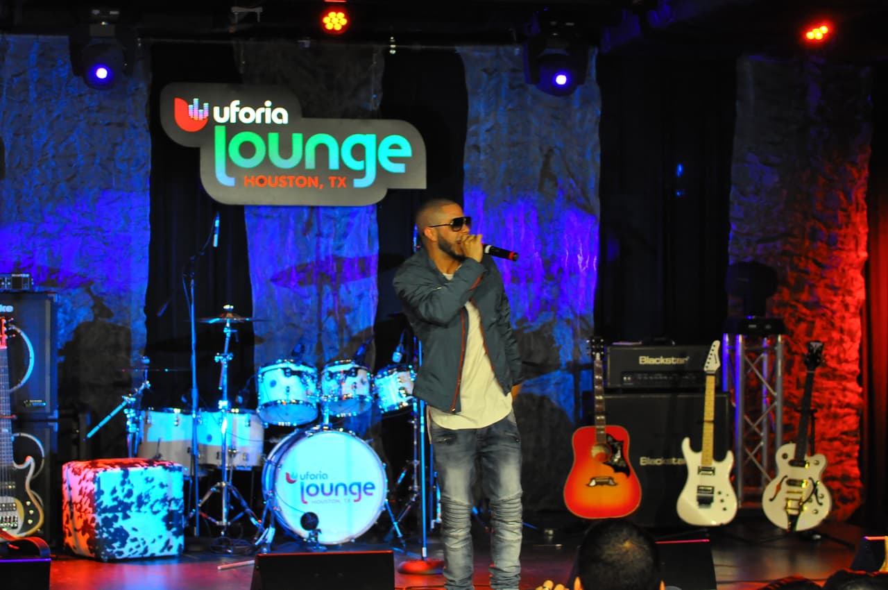 Escuchamos corridos, norteñas, reggaeton y chiripop en el segundo día.