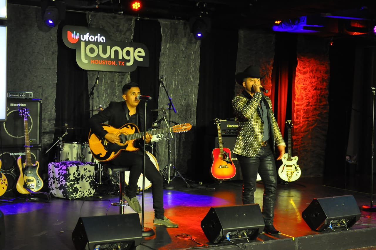 Escuchamos corridos, norteñas, reggaeton y chiripop en el segundo día.