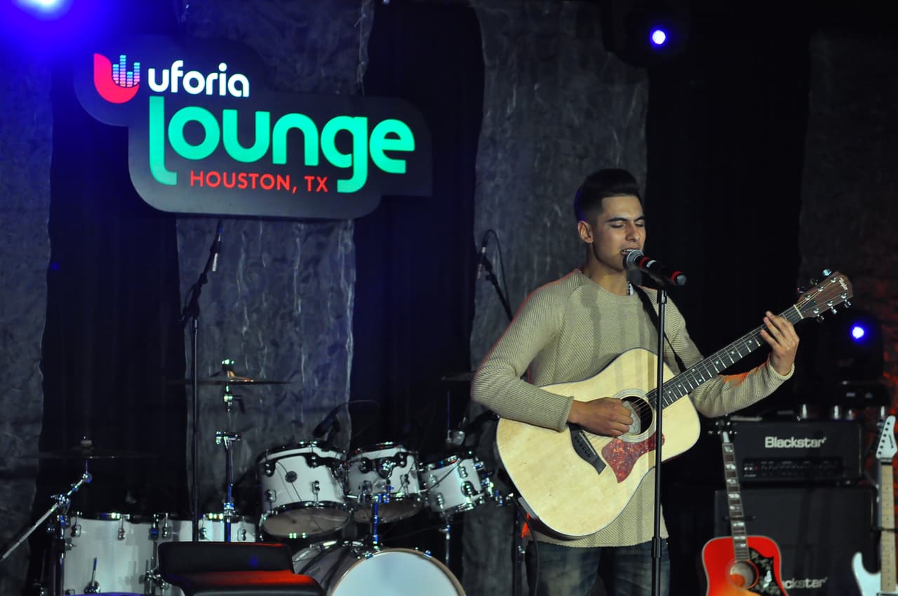 Escuchamos corridos, norteñas, reggaeton y chiripop en el segundo día.