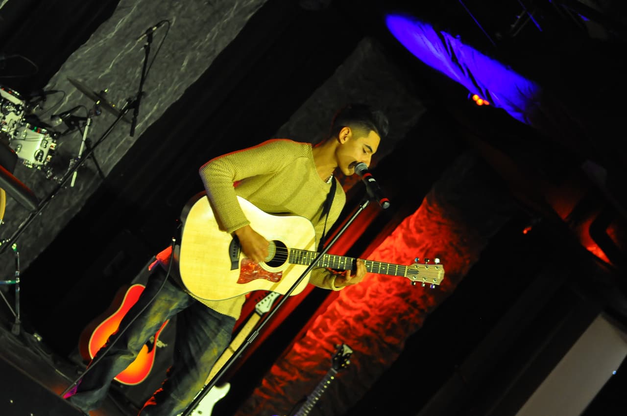 Escuchamos corridos, norteñas, reggaeton y chiripop en el segundo día.