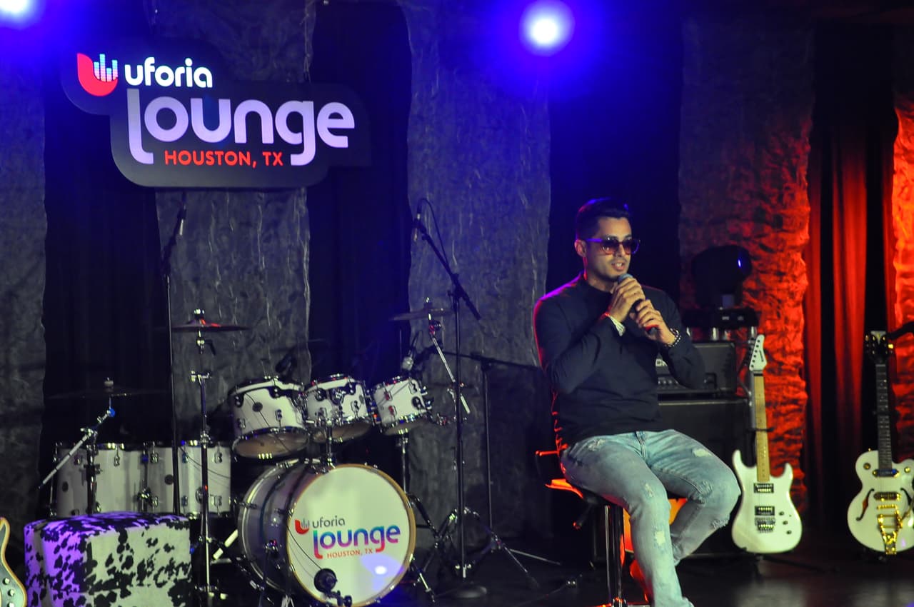 Escuchamos corridos, norteñas, reggaeton y chiripop en el segundo día.