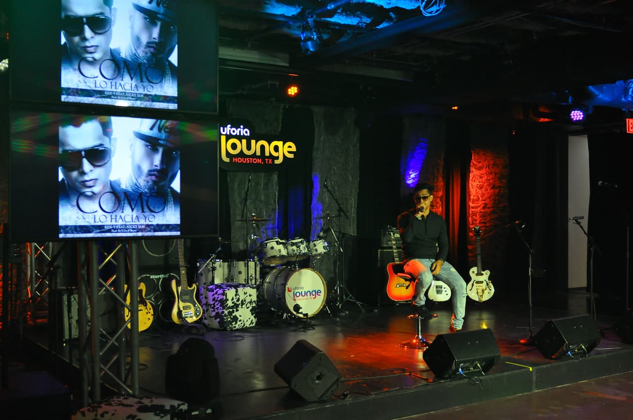 Escuchamos corridos, norteñas, reggaeton y chiripop en el segundo día.