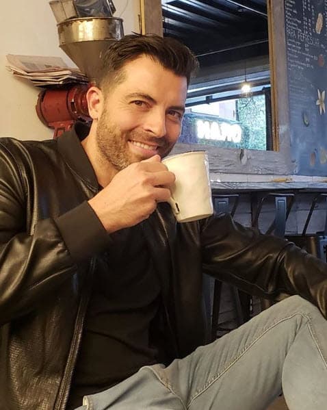 Nació en Madrid, España el 1 de noviembre de 1978 y tiene 39 años.
<br>