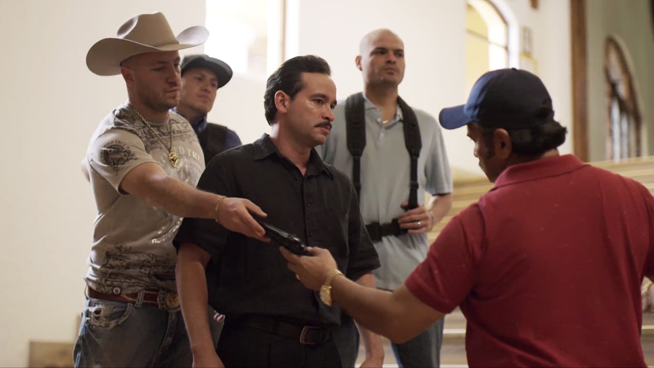 <b><a href="http://www.univision.com/series/el-chapo/diego-vasquez-interpreta-a-ismael-en-el-chapo">Ismael</a></b> recibió al narcotraficante y le pidió que él y sus hombres entregaran sus armas, pues no dudaba que la reunión pudiera terminar sangrientamente.