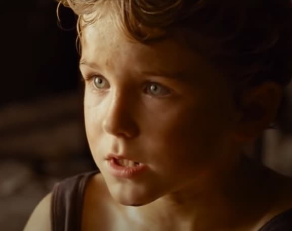 <b>Samuel Joslin</b>
<br>El actor Samuel Joslin participó en la película ‘Lo Imposible’ cuando apenas tenía 10 años de edad. Interpretó el papel de Thomas Bennett, el tierno niño que tuvo que hacerse cargo de su hermano menor durante la tragedia ocasionada por un tsunami.