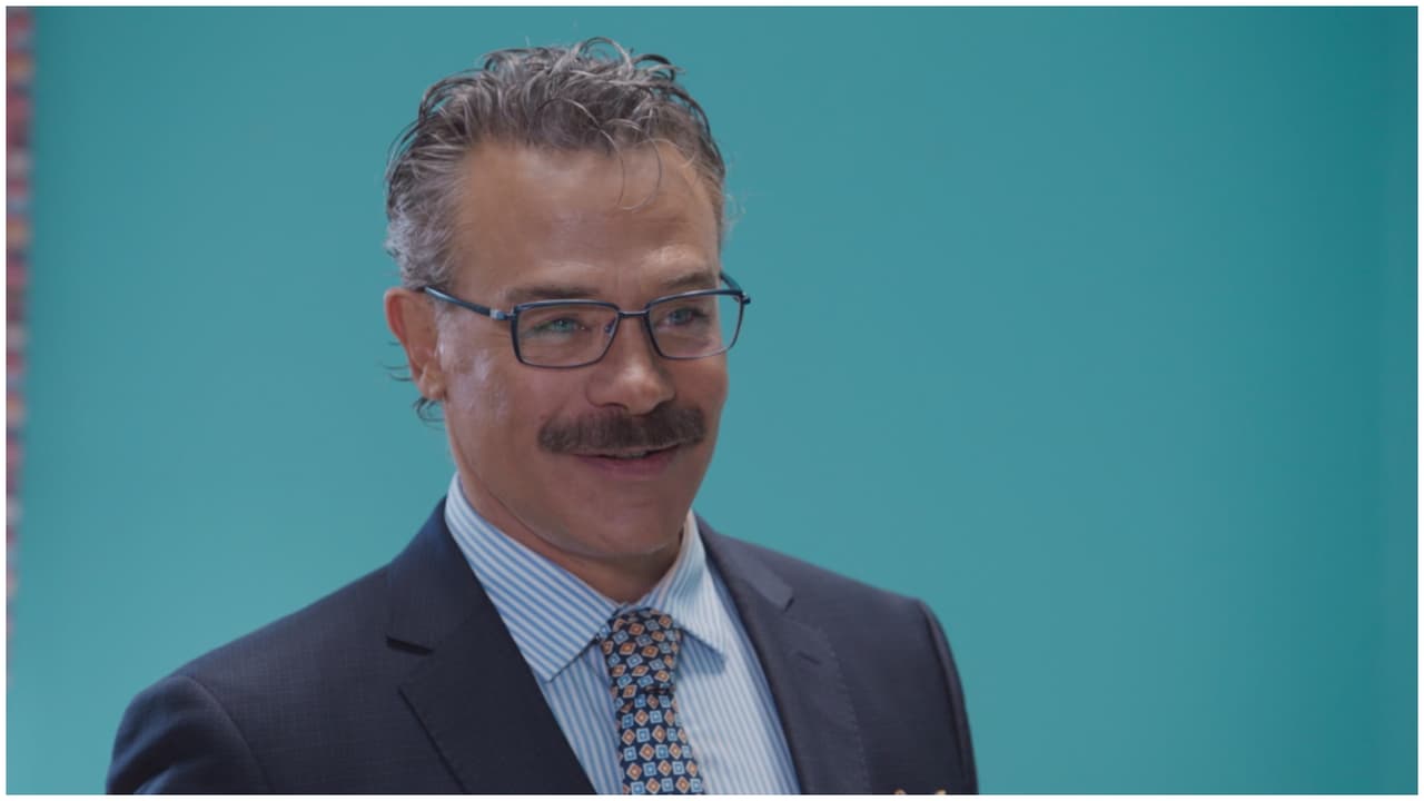 Sergio Sendel da vida a Dante Ferrer en la telenovela Golpe de Suerte