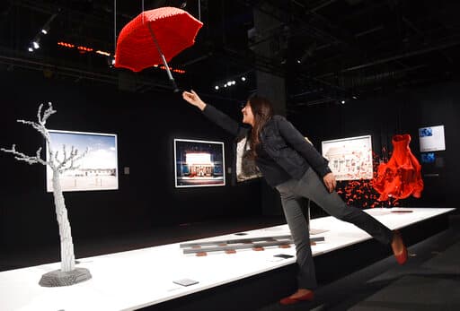 Esta foto te demuestra lo divertida e interactiva que puede ser tu visita a la exposición.