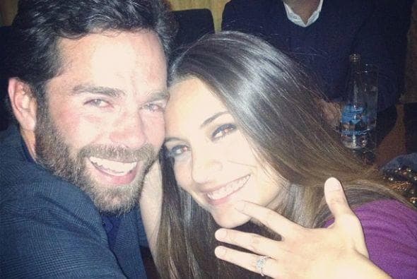 Luego, planearon casarse por la ley religiosa ese mismo año, pero de manera sorpresiva cancelaron la boda días antes de efectuarse y 
<b><a href="https://www.univision.com/novelas/novelas-show-temp/ana-brenda-confirmo-que-se-separa-de-alejandro-amaya" target="_blank">se divorciaron. </a></b>
<br>