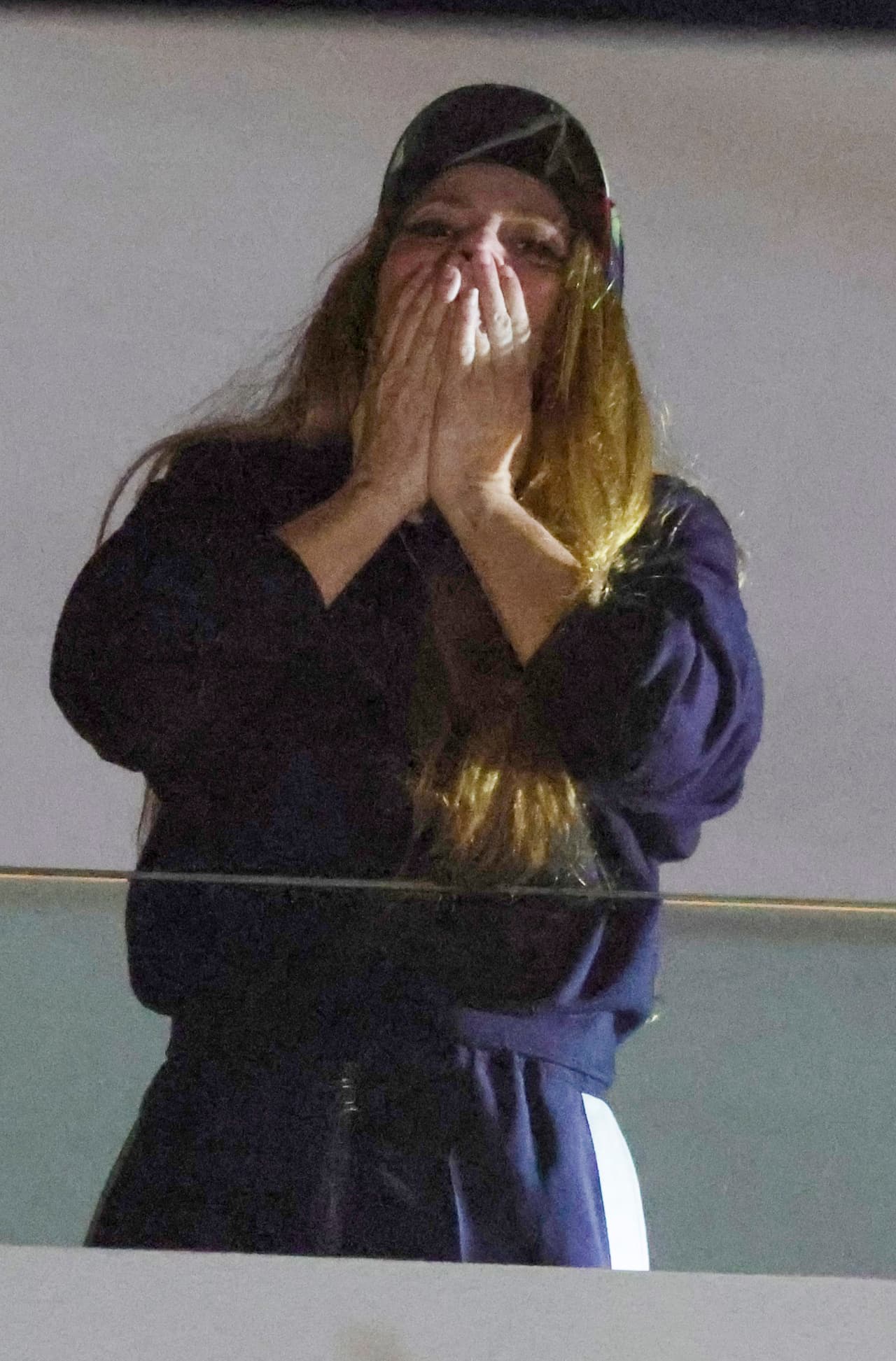 El grupo logró entrar al hogar de la colombiana para deleitarla con su música y a su salida uno de los integrantes del mariachi compartió a la prensa, entre ellos el show 'Aruseros', que, aunque intentaron tocar temas de despecho, como 'Rata de dos patas' de Paquita la del Barrio, Shakira no quiso escuchar ese tipo de melodías.
<br>