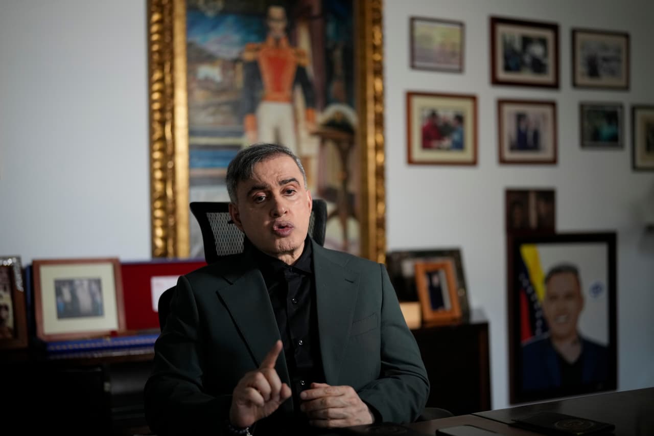 Renuncian el Fiscal General de Venezuela, Tarek William Saab y Alfredo Ruiz, Defensor del Pueblo