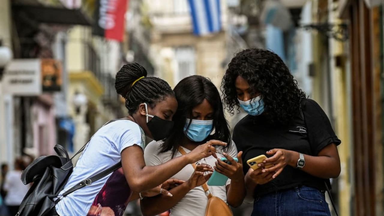 Cuba aprueba una ley que monitorea la actividad de sus ciudadanos en internet: conoce de qué se trata