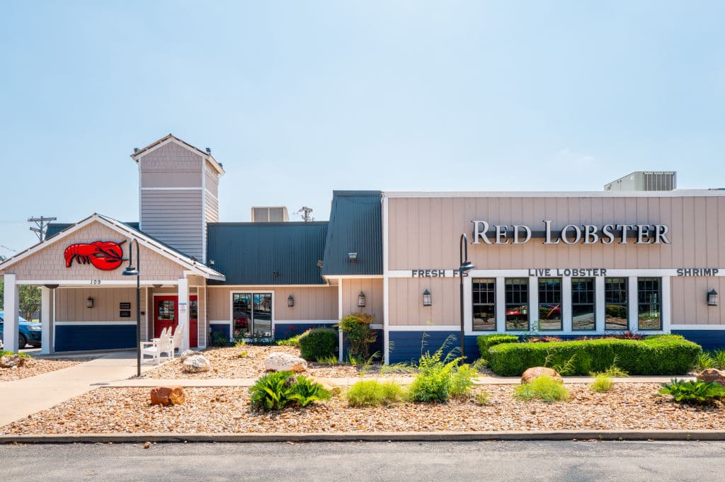 <h3 class="cms-H3-H3">TEXAS:</h3>
<br>Dos de los 10 establecimientos fuera de servicio están en 
<b>Dallas</b> (East Technology Boulevard y Vantage Point Drive). El resto está en 
<b>Houston</b> (en el 302 FM, al oeste de 1960 Road), Victoria, 
<b>San Antonio</b> (al sur de la I-35), Lake Jackson, 
<b>Tyler</b>, Lufkin, 
<b>Pasadena</b> y Longview.