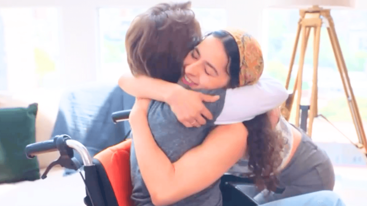 Lila vuelve a acercarse a Emi | Papás Por Siempre | Capítulo 41