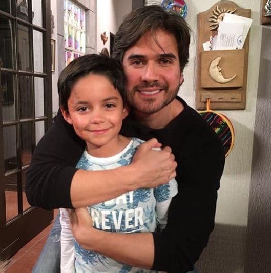 "[...] Y como todo lo tuyo (Ruy Gaytán Jr.) es mágico, no te podías quedar atrás en la celebración de mis 40 años. Jamás lo olvidaré. Por supuesto, gracias también a las Karlitas, sin ustedes nada hubiera sido igual. Los quiero.", finalizó Daniel.