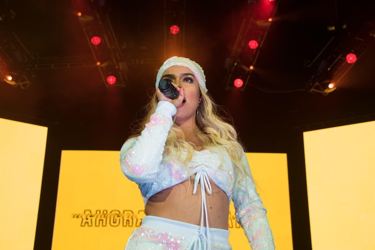 Y el público ha sabido reconocerle su trabajo a través de los años y responde con pasión ante sus canciones. 
<br>