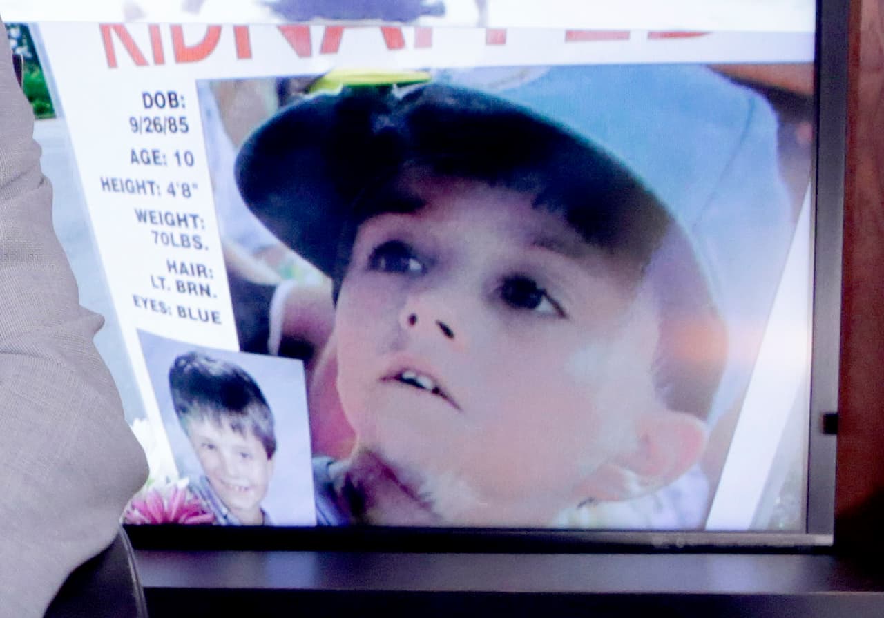 <b>Samuel James 'Jimmy' Ryce, 9 años.</b> Desapareció el 11 de septiembre de 1995, en el camino a su casa desde una escuela en el condado de Miami-Dade. En septiembre de 1998, un jurado condenó a Juan Carlos Chávez por el secuestro, violación y asesinato del niño. Tres meses después del asesinato, el sospechoso confesó haberse llevado al niño de la parada de su autobús, violarlo en un remolque del rancho donde trabajaba y dispararle cuando intentaba escapar. Fue condenado a muerte.