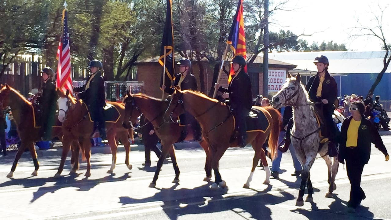 Es desfile recorrió varias calles del sur de la ciudad y asistieron alrededor de 200,000 personas.